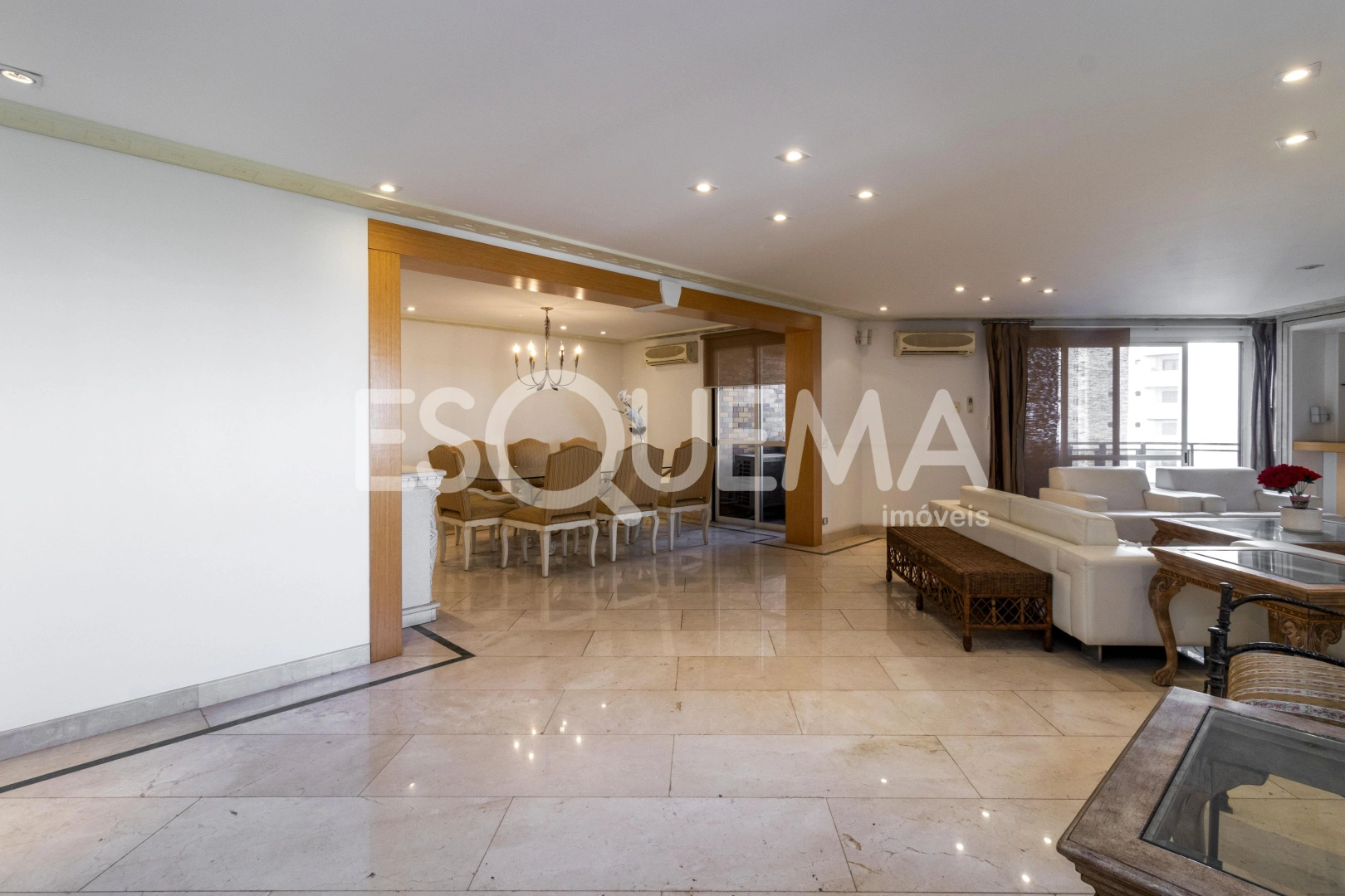 Apartamento próximo à Praça Pereira Coutinho - Imagem 1