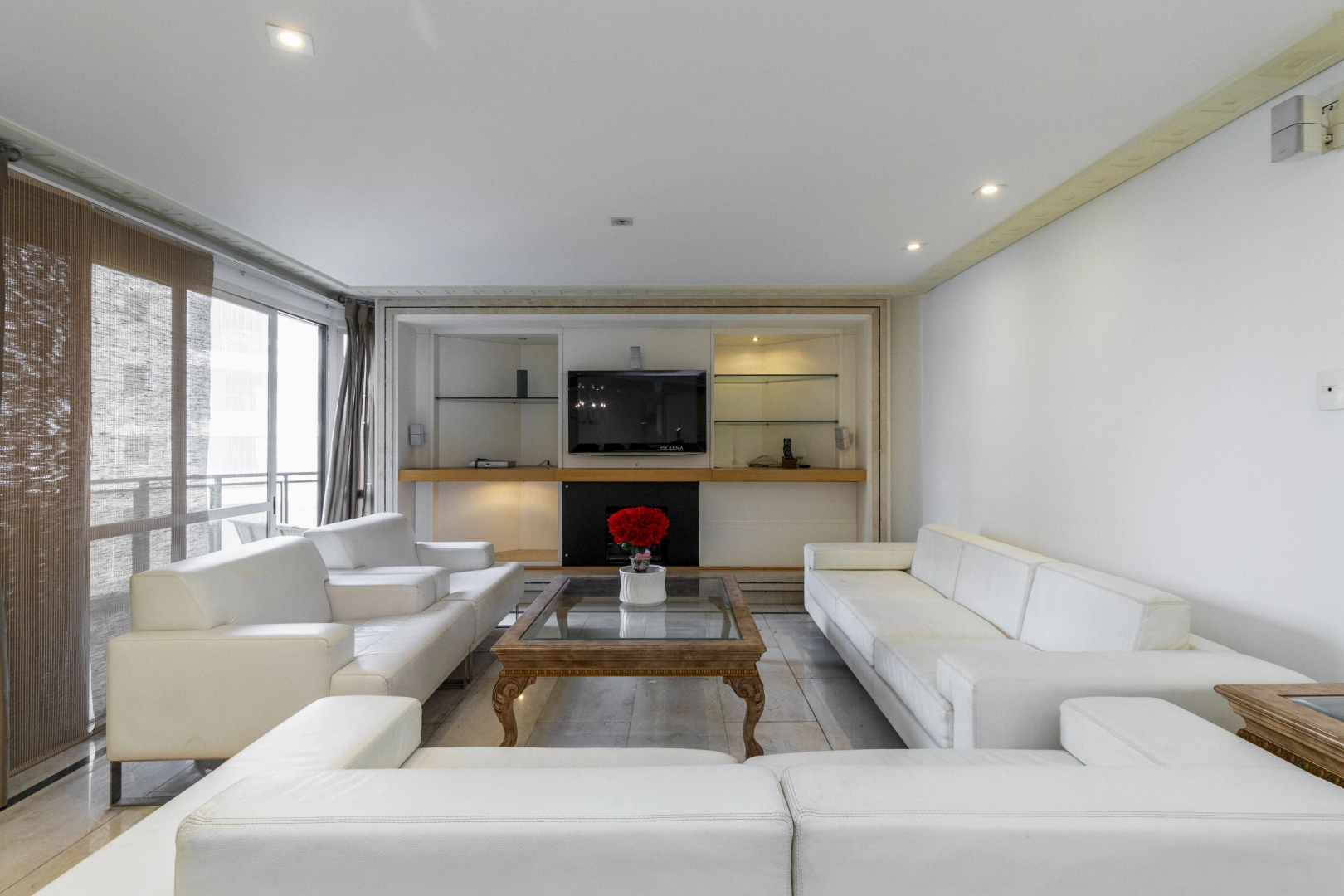 Apartamento próximo à Praça Pereira Coutinho - Imagem 2