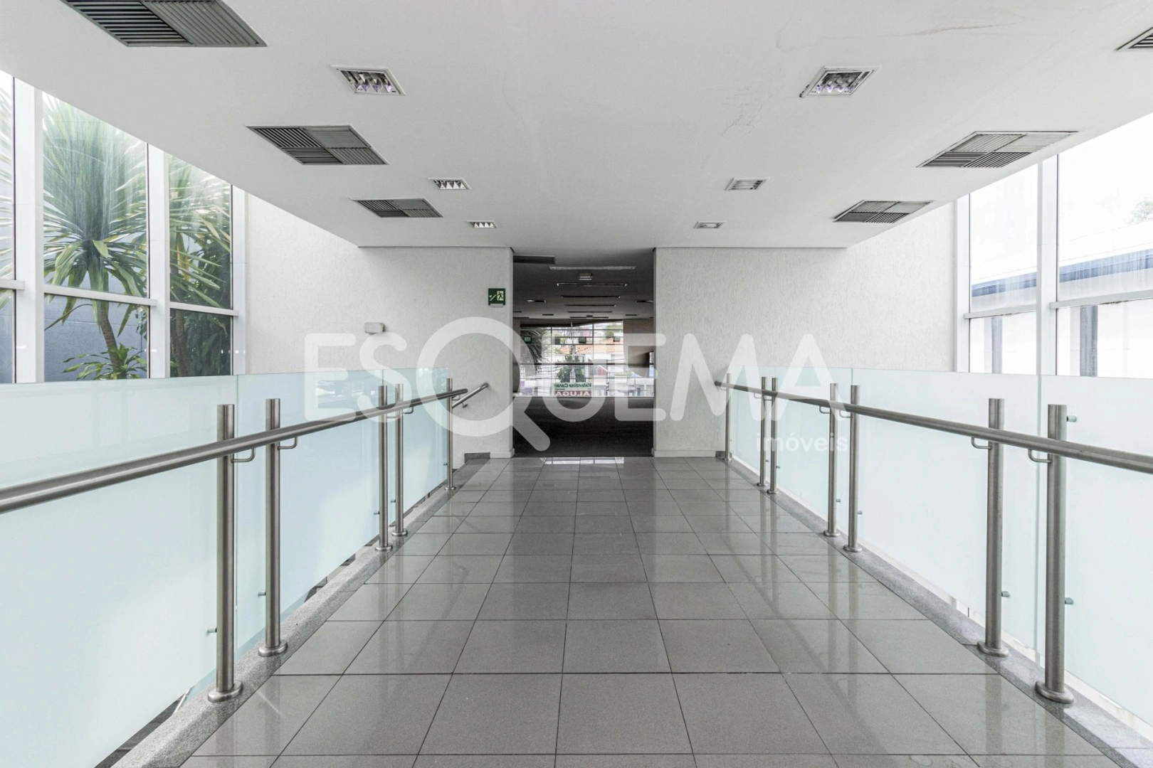 Prédio comercial em avenida de grande fluxo - Imagem 11
