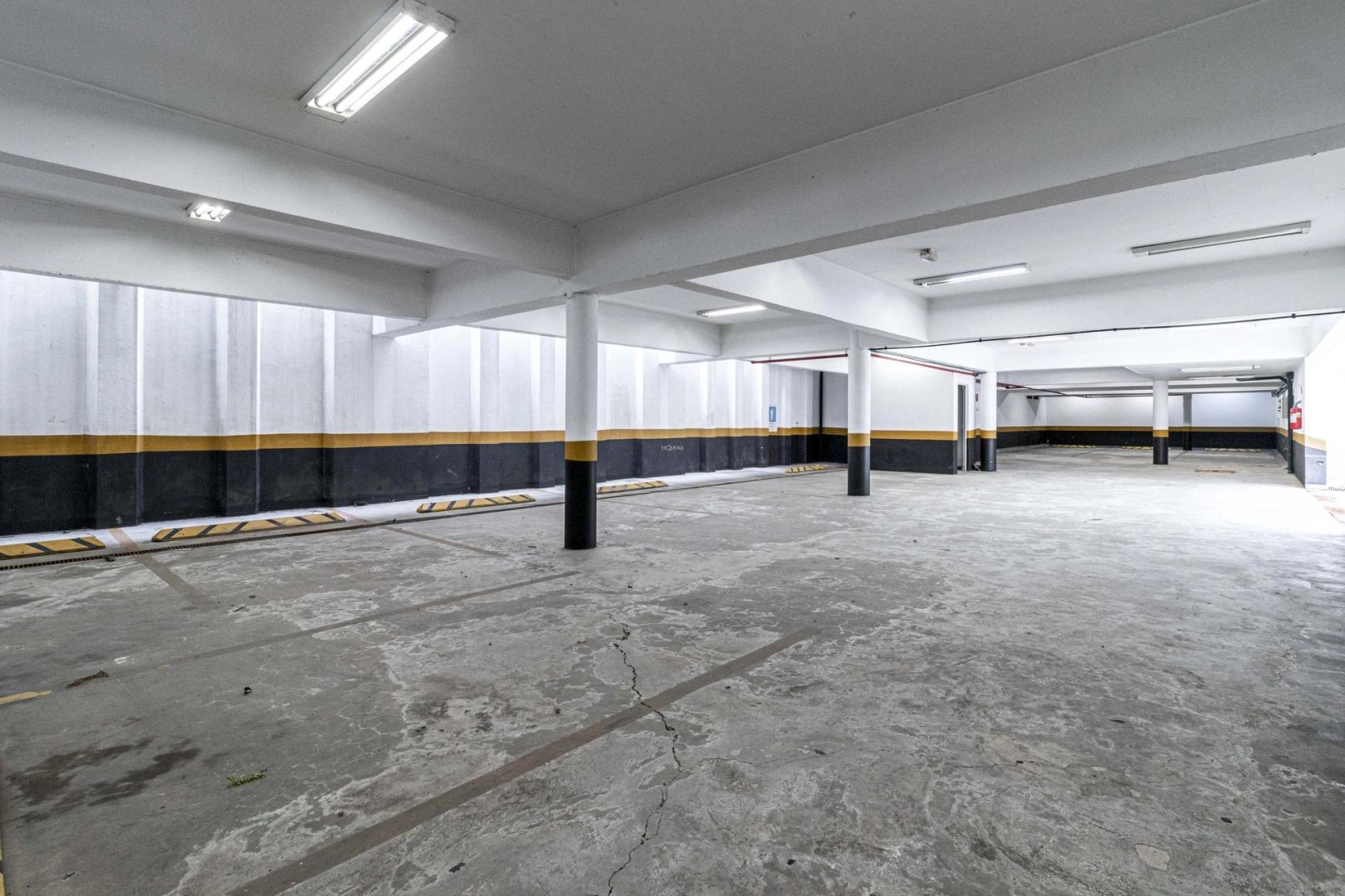 Prédio comercial em avenida de grande fluxo - Imagem 15