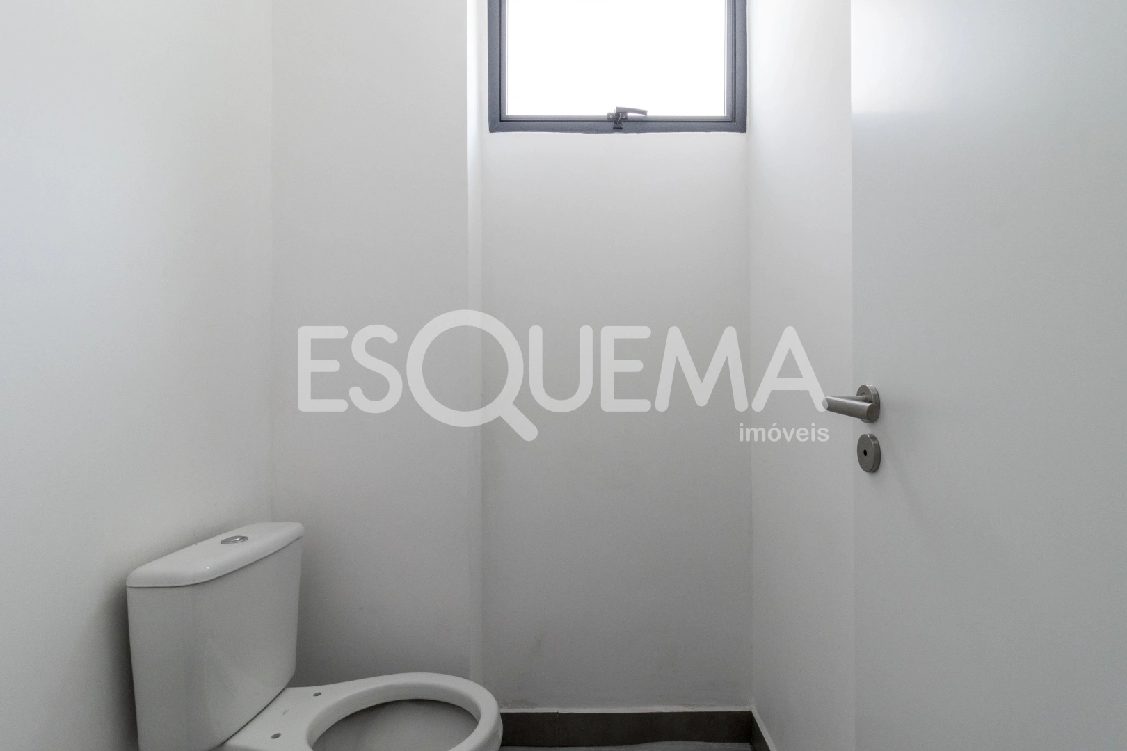 Imóvel comercial com arquitetura única - Imagem 12