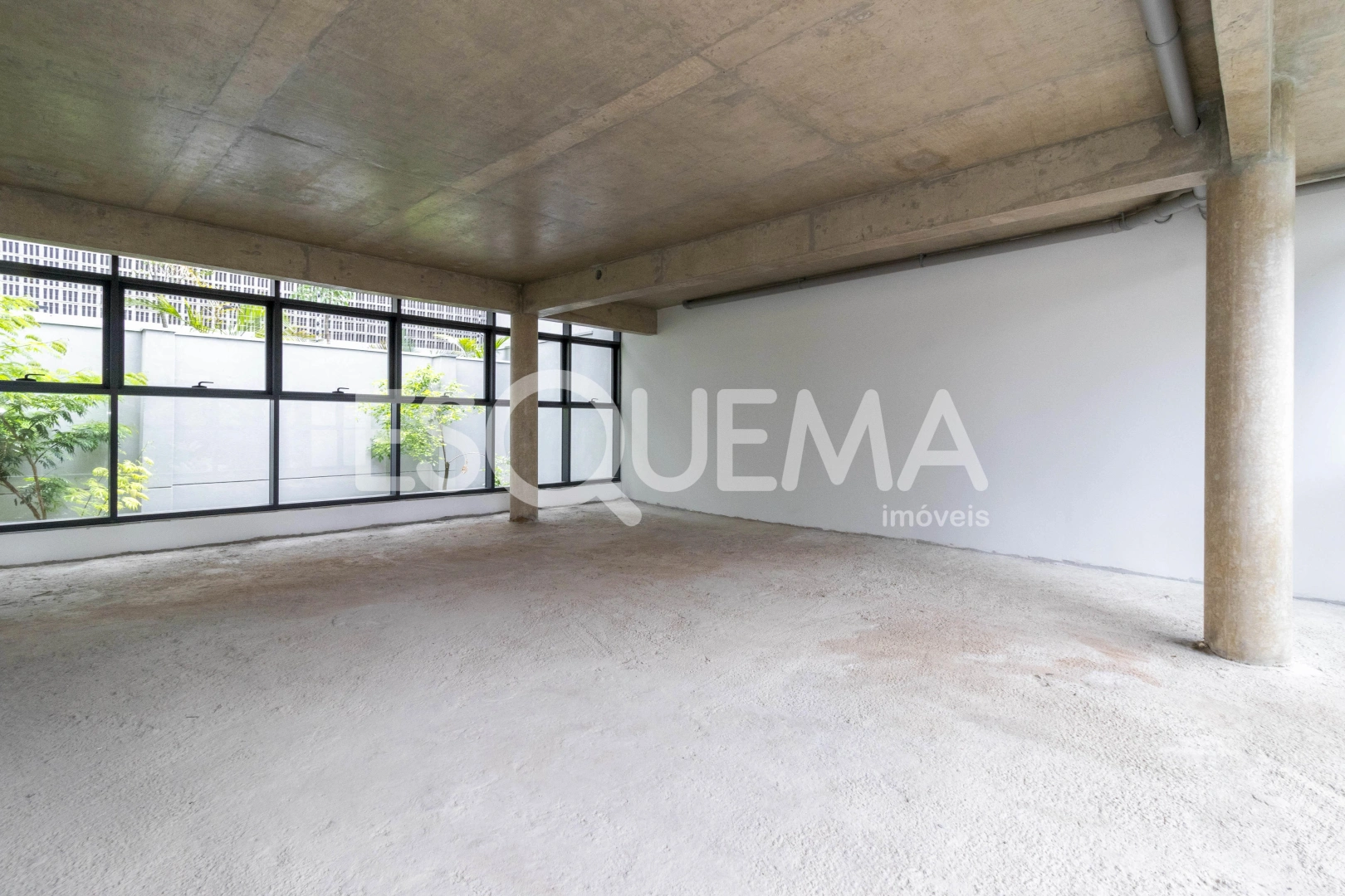 Imóvel comercial com arquitetura única - Imagem 5