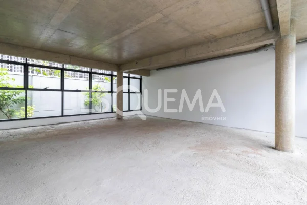 Imóvel comercial com arquitetura única