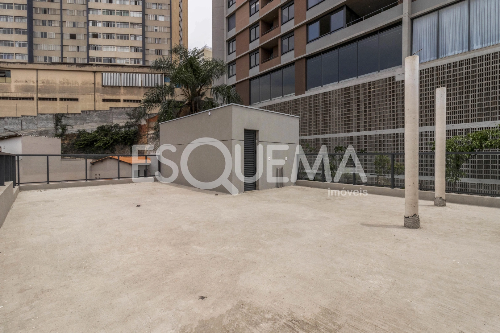 Imóvel comercial com arquitetura única - Imagem 8