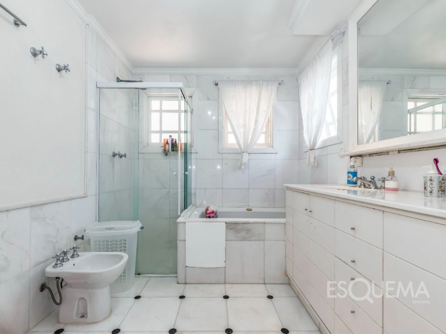 Casa com piscina em condomínio fechado - Imagem 12