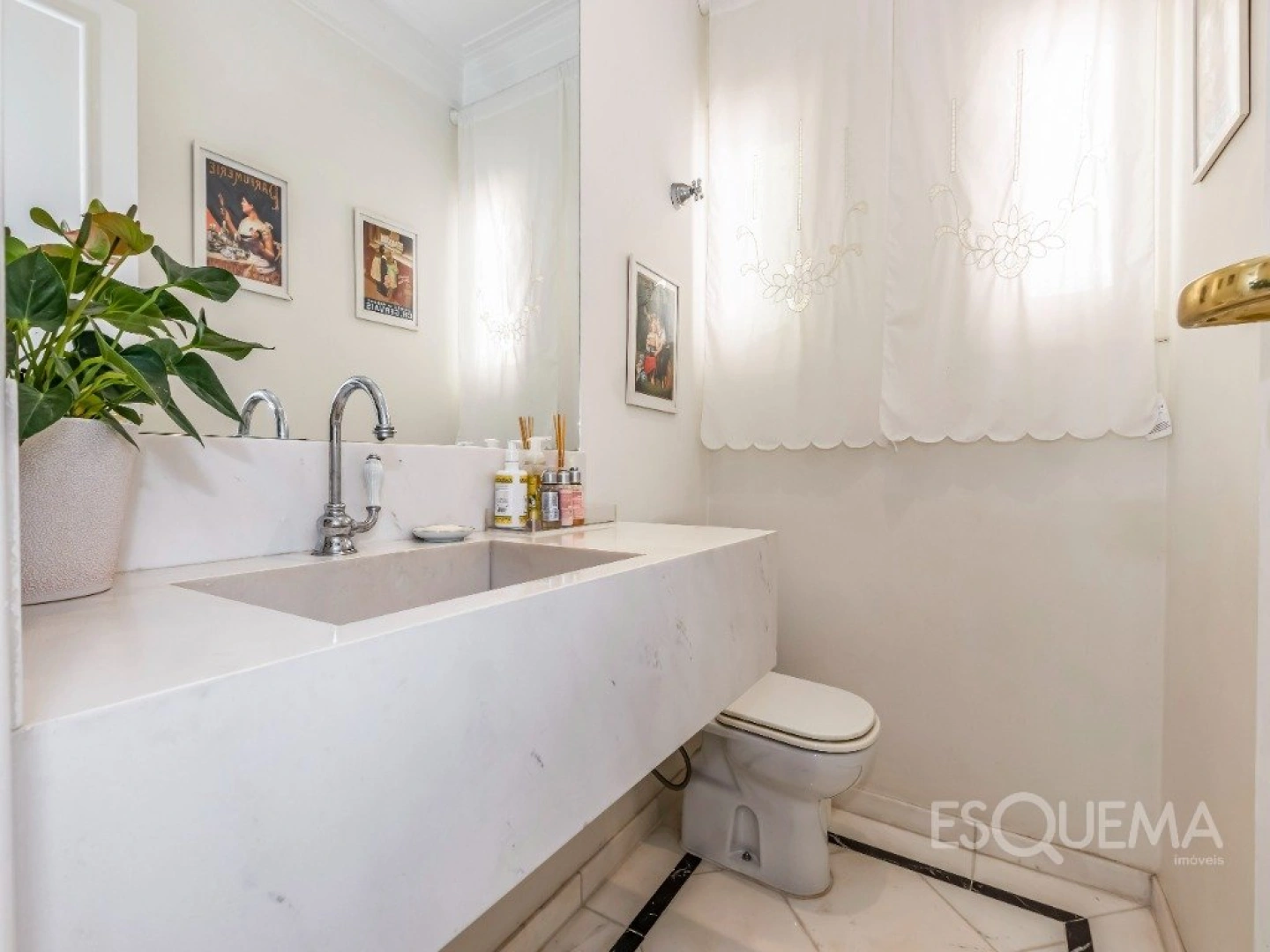 Casa com piscina em condomínio fechado - Imagem 9