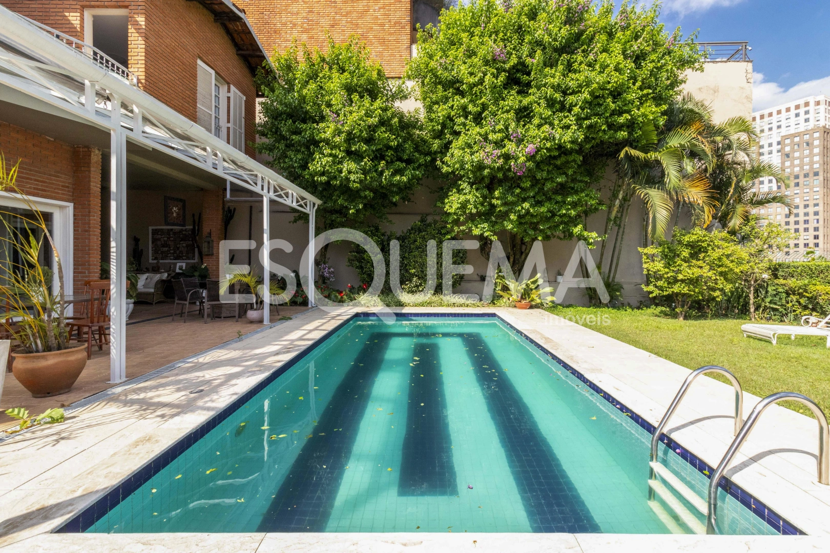Casa com espaço gourmet, próxima ao Clube Paineiras - Imagem 1