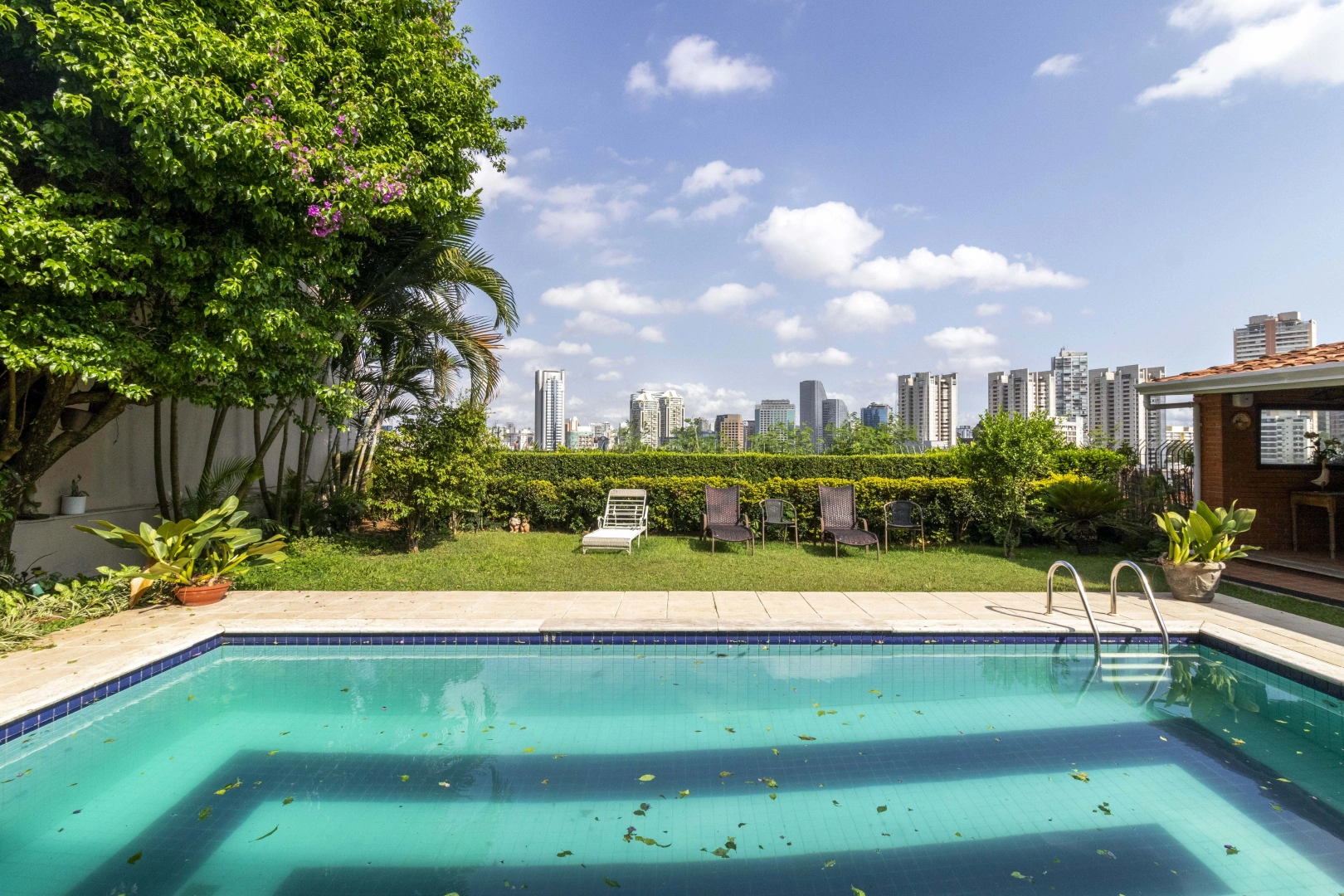 Casa com espaço gourmet, próxima ao Clube Paineiras - Imagem 2