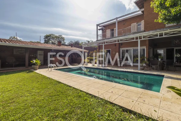 Casa com espaço gourmet, próxima ao Clube Paineiras