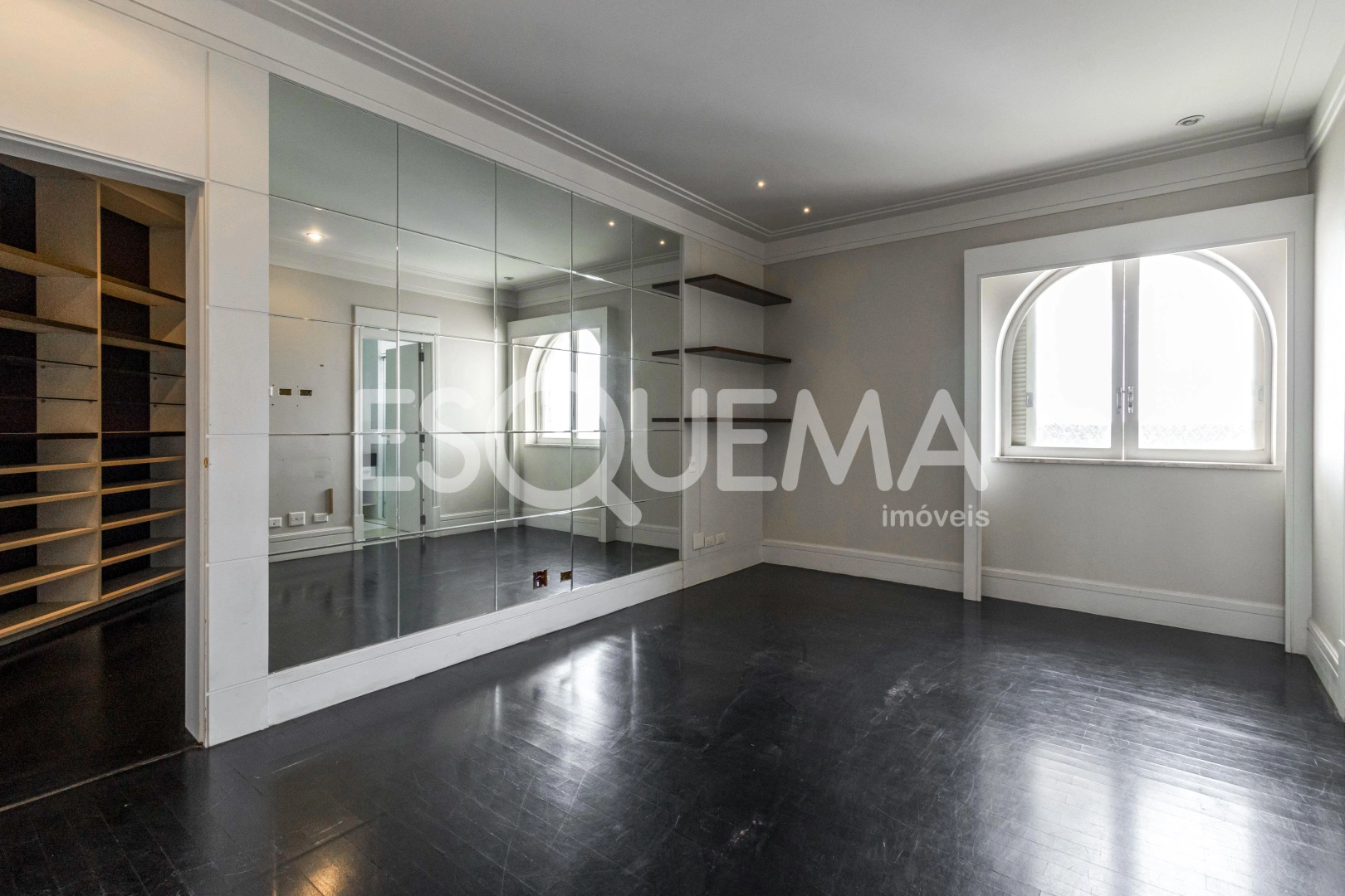 Apartamento com vista para o skyline urbano - Imagem 12