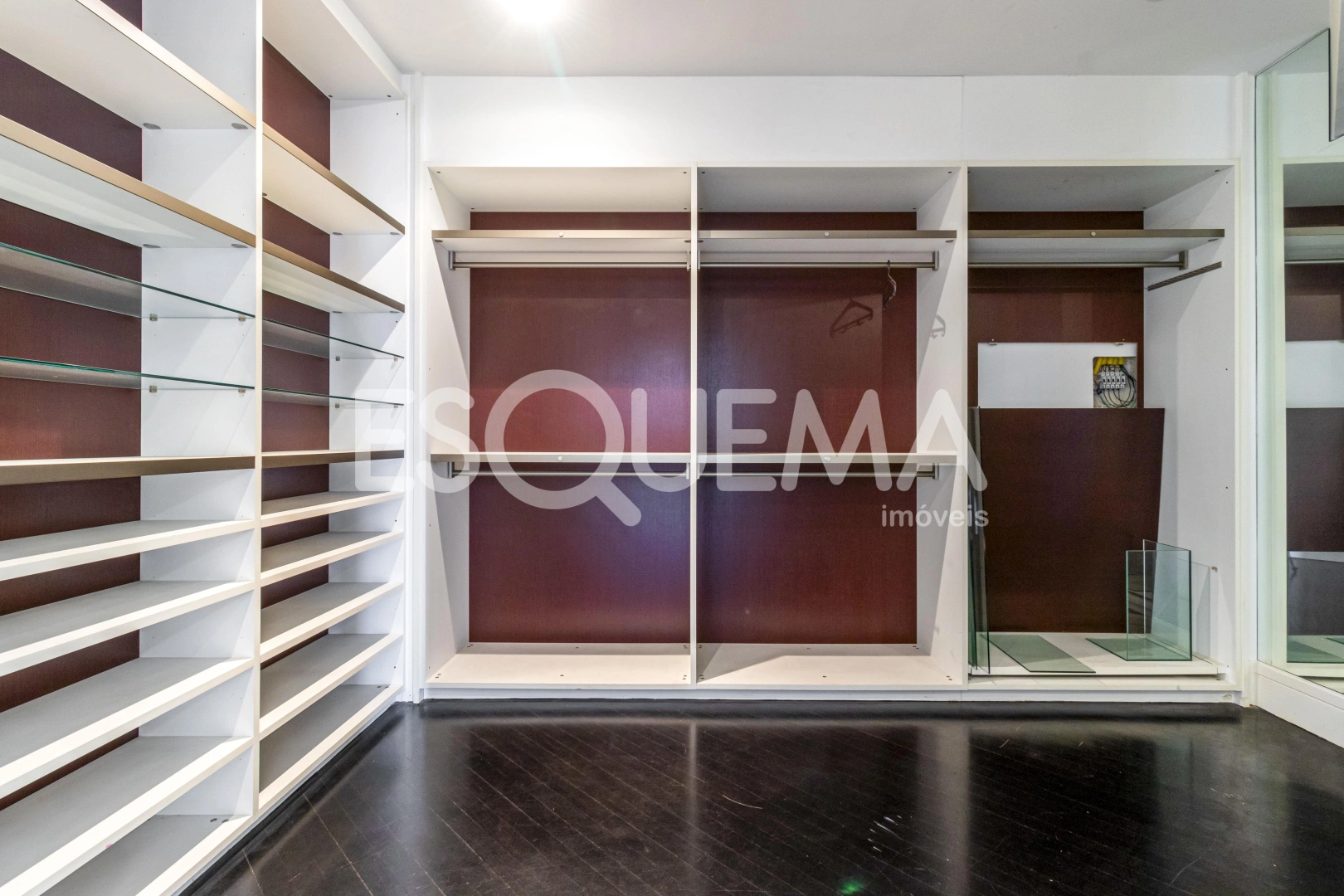 Apartamento com vista para o skyline urbano - Imagem 14