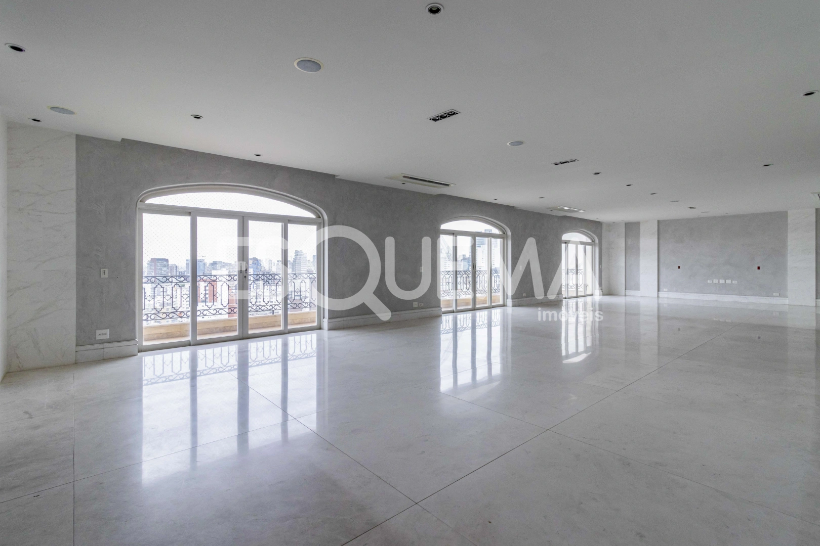 Apartamento com vista para o skyline urbano - Imagem 7