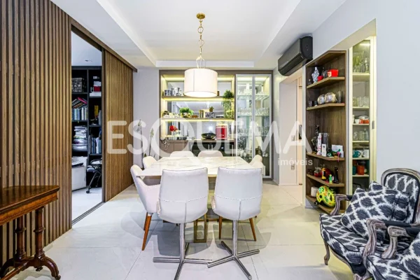 Apartamento reformado em rua cobiçada do Jardim Paulista