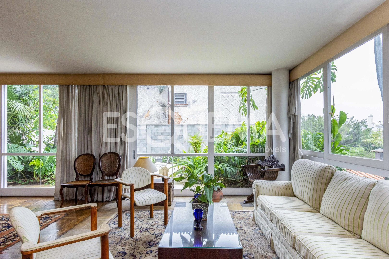 Casa com vista, projetada por Bratke - Imagem 9