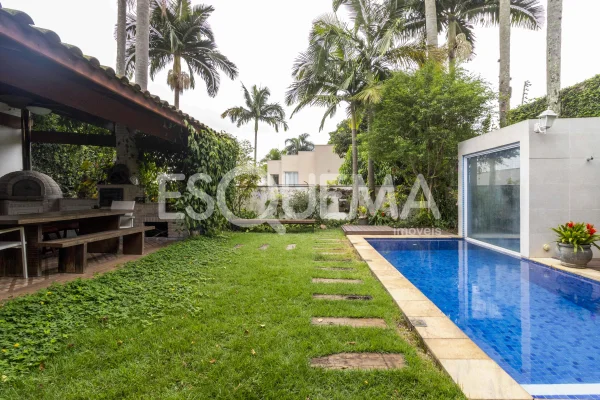 Casa em bairro tranquilo e arborizado