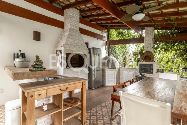 Casa em bairro tranquilo e arborizado