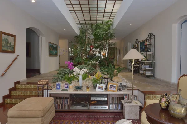 Casa em rua fechada, com projeto diferenciado