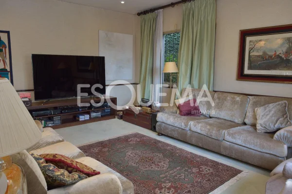 Casa em rua fechada, com projeto diferenciado