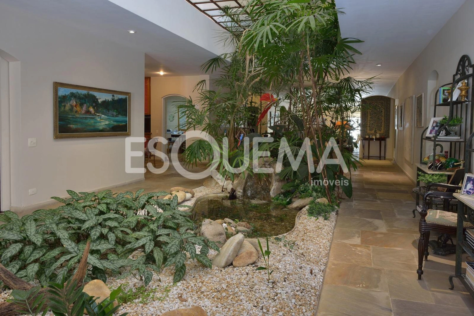 Casa em rua fechada, com projeto diferenciado - Imagem 6