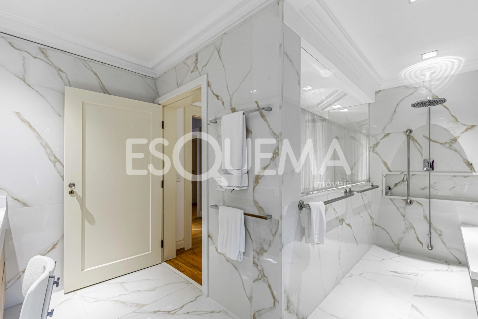 Casa bem conservada no Jardim América - Imagem 14