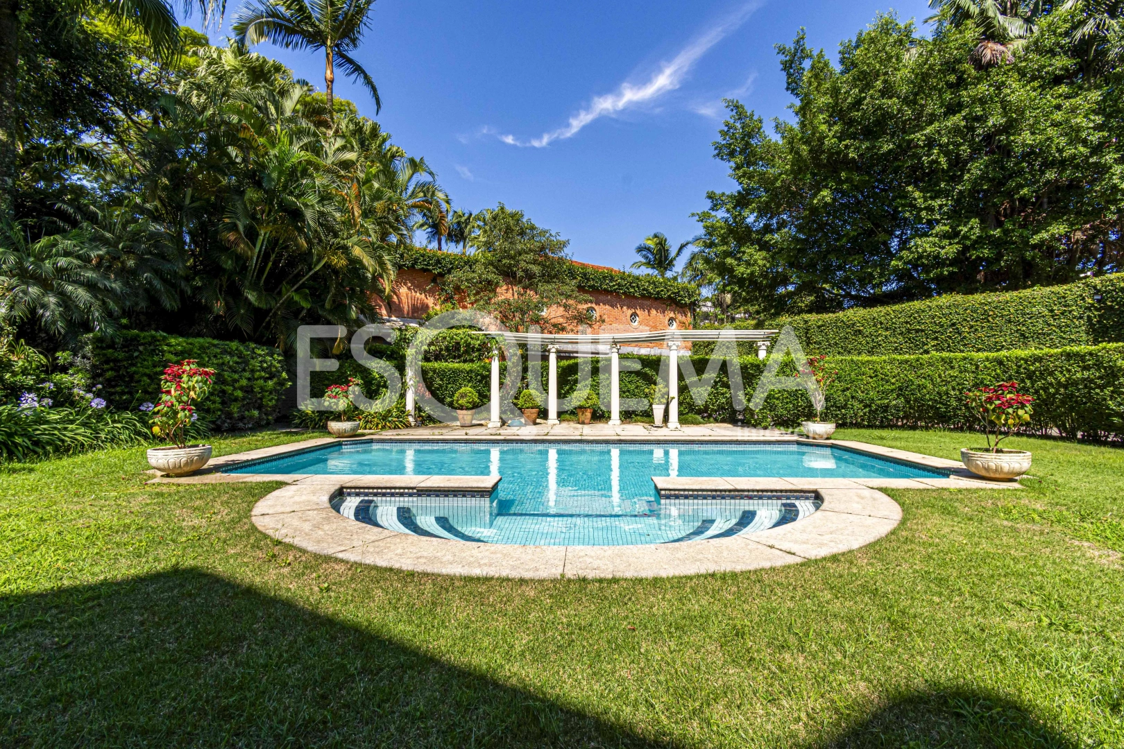 Casa bem conservada no Jardim América - Imagem 2