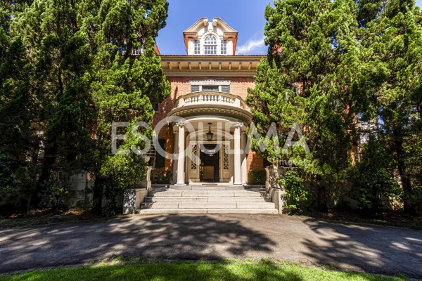 Casa bem conservada no Jardim América