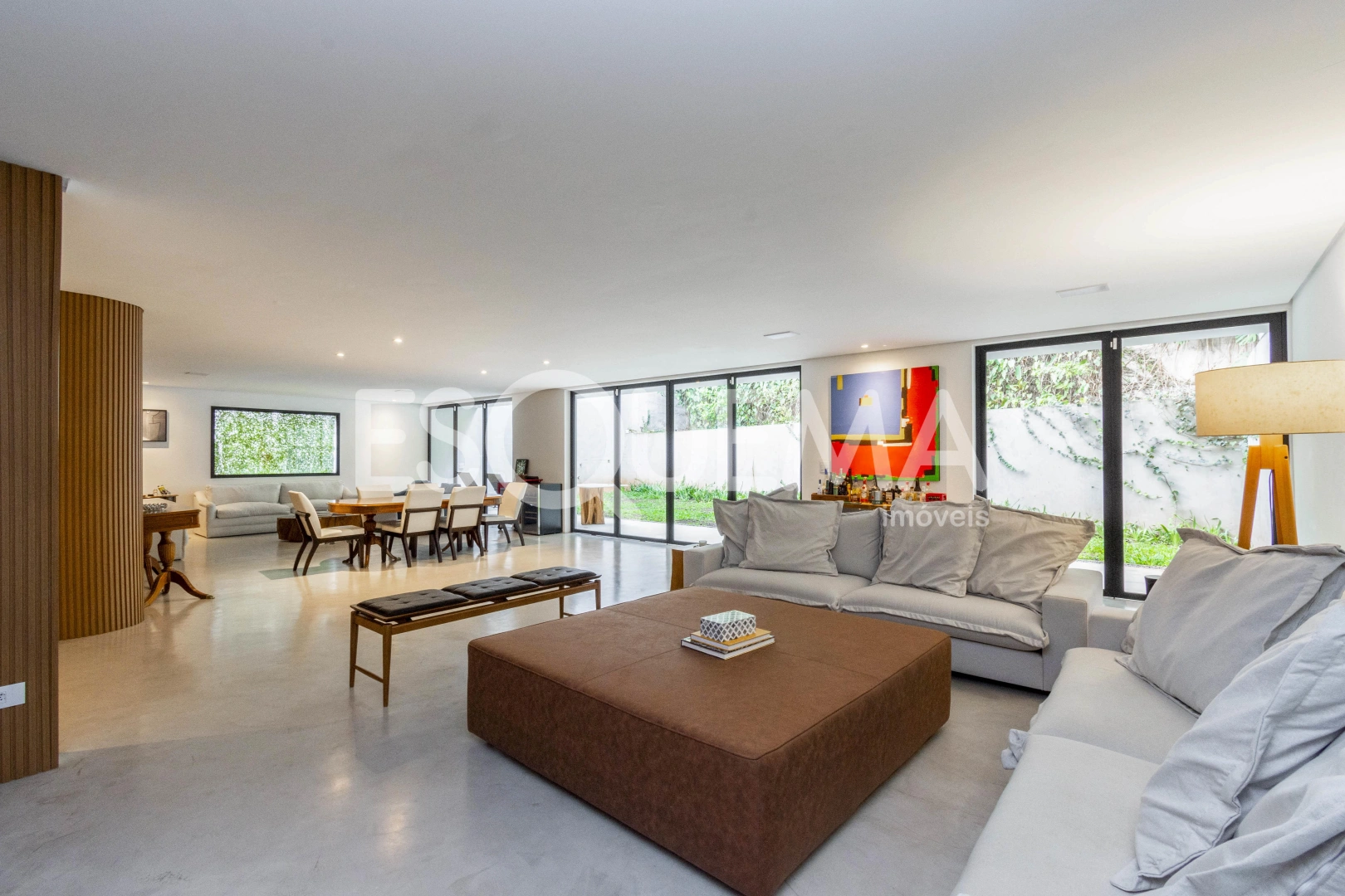 Casa reformada e com muito verde - Imagem 1