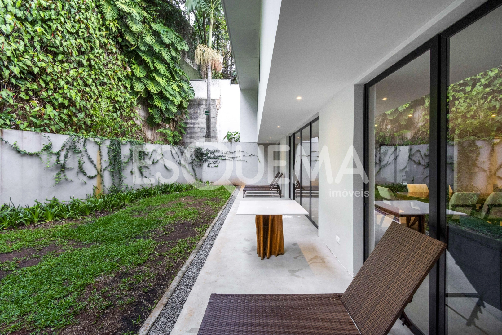 Casa reformada e com muito verde - Imagem 6