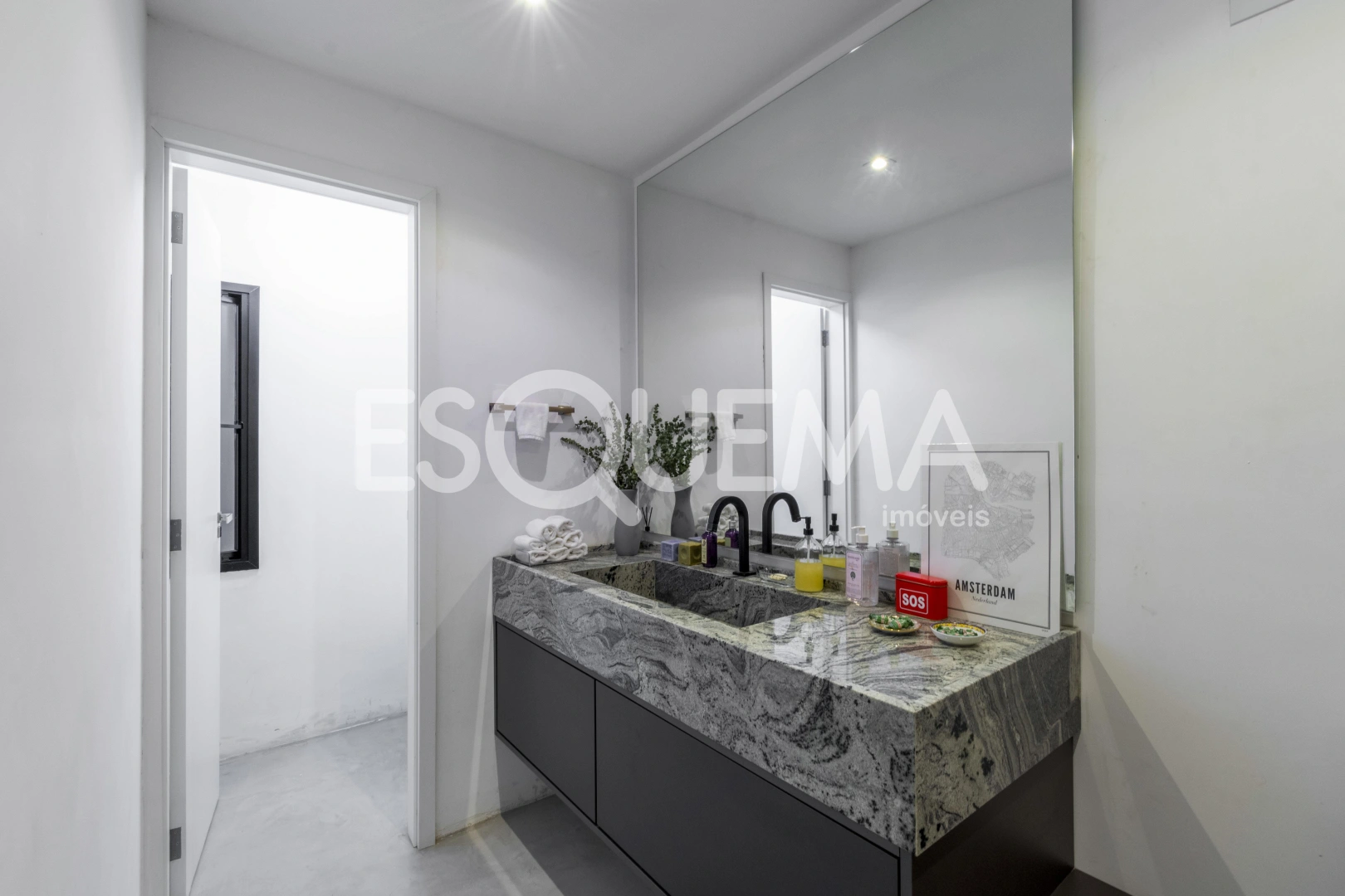 Casa reformada e com muito verde - Imagem 7