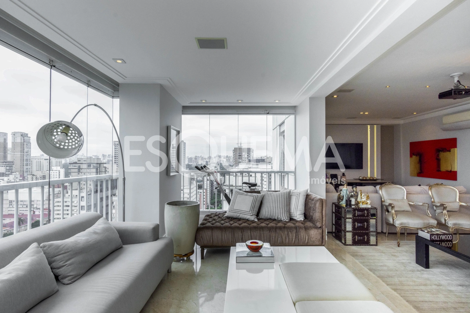 Apartamento de alto padrão em Moema Pássaros, assinado pela arquiteta Jóia Bergamo - Imagem 1