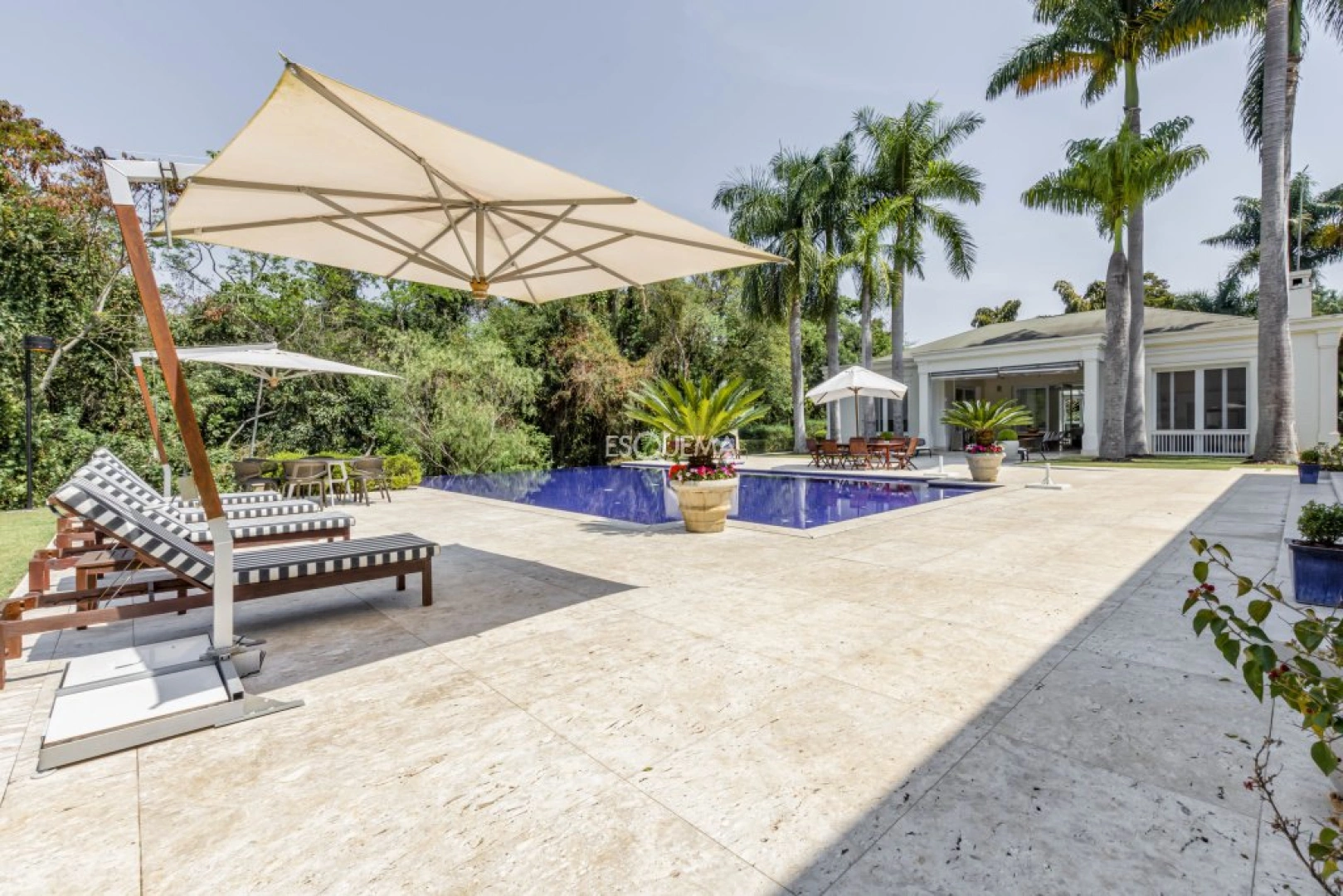 Casa com projeto de João Armentano próxima ao Clube Hípico - Imagem 2