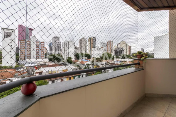 Apartamento reformado em Pinheiros