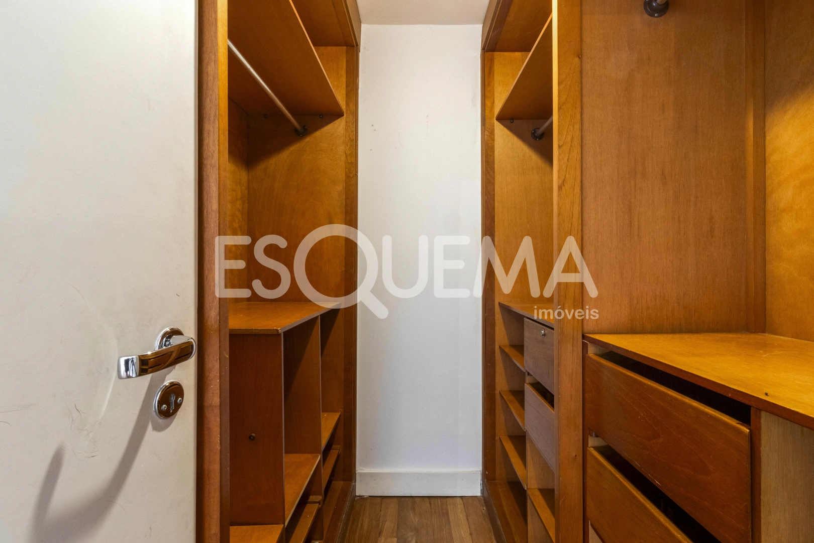 Casa reformada pronta para morar no Jardim Paulistano - Imagem 10