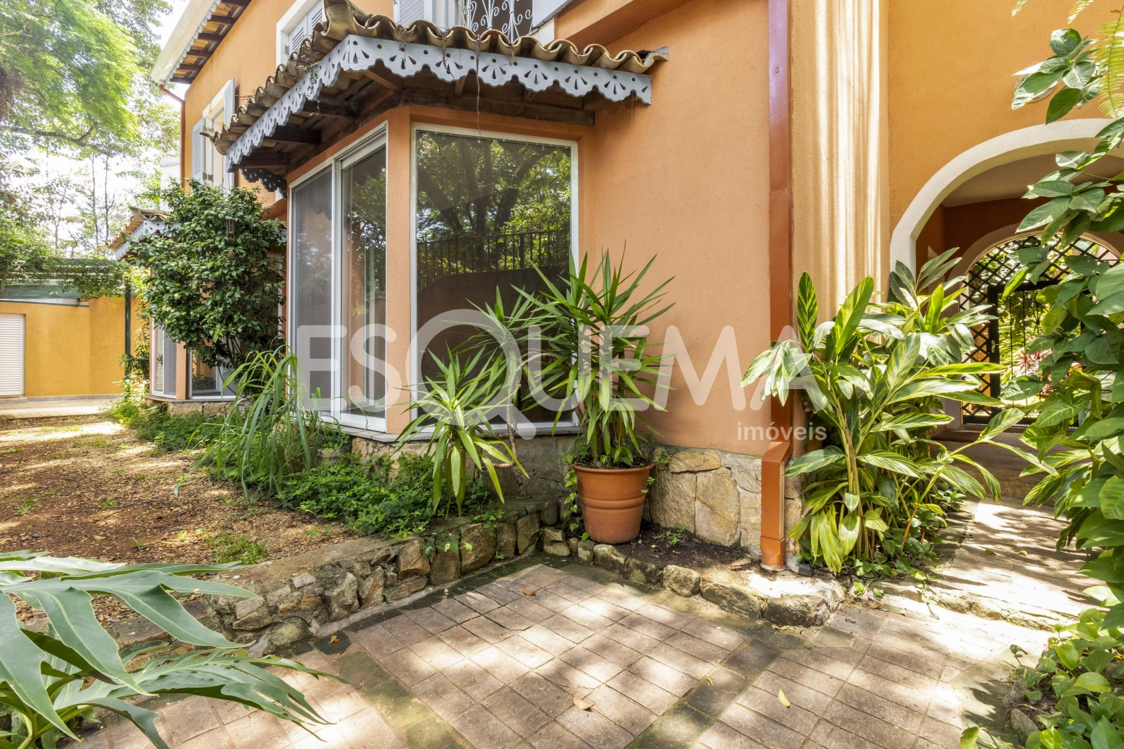 Casa reformada pronta para morar no Jardim Paulistano - Imagem 9