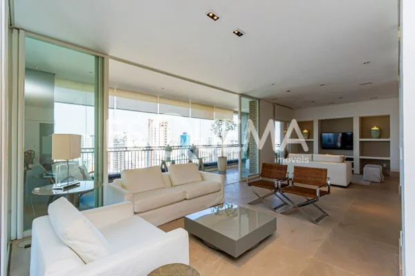 Apartamento próximo ao Parque Ibirapuera, com lazer completo