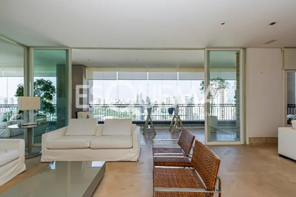 Apartamento próximo ao Parque Ibirapuera, com lazer completo