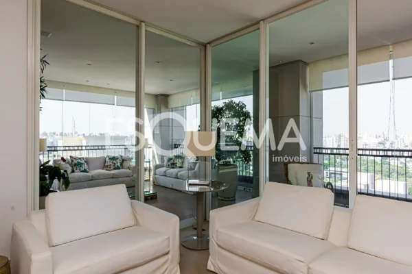 Apartamento próximo ao Parque Ibirapuera, com lazer completo