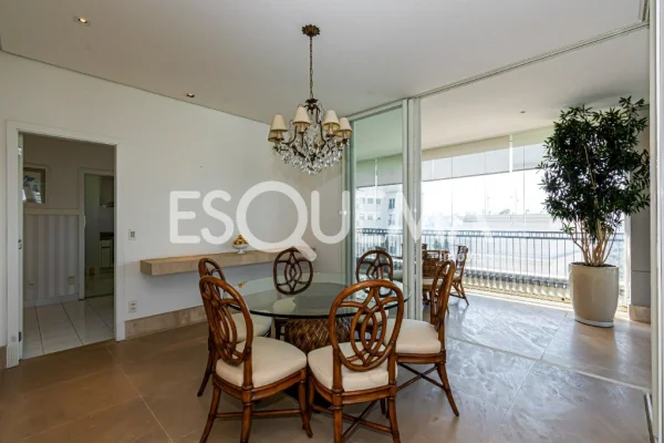 Apartamento próximo ao Parque Ibirapuera, com lazer completo