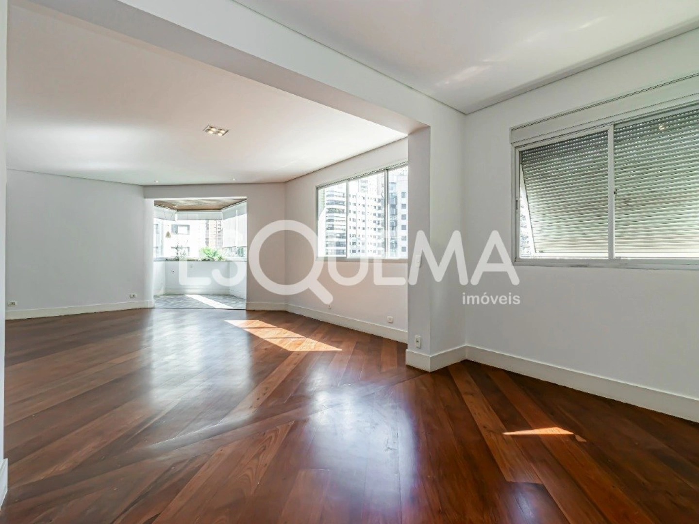 Apartamento reformado em Moema Pássaros - Imagem 1