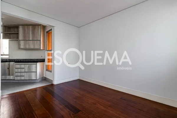 Apartamento reformado em Moema Pássaros