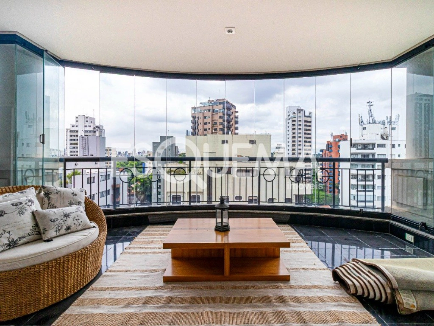 Apartamento luxuoso e bem localizado - Imagem 1