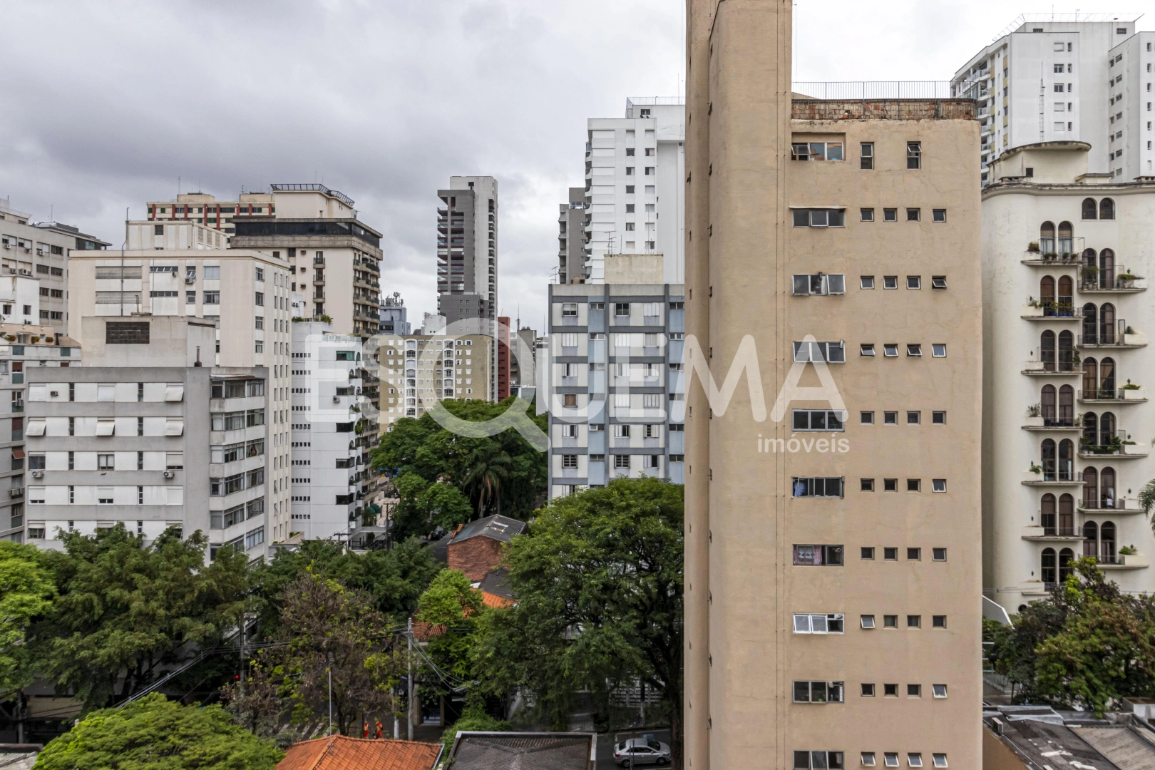Apartamento reformado em andar alto no Jardim América - Imagem 2