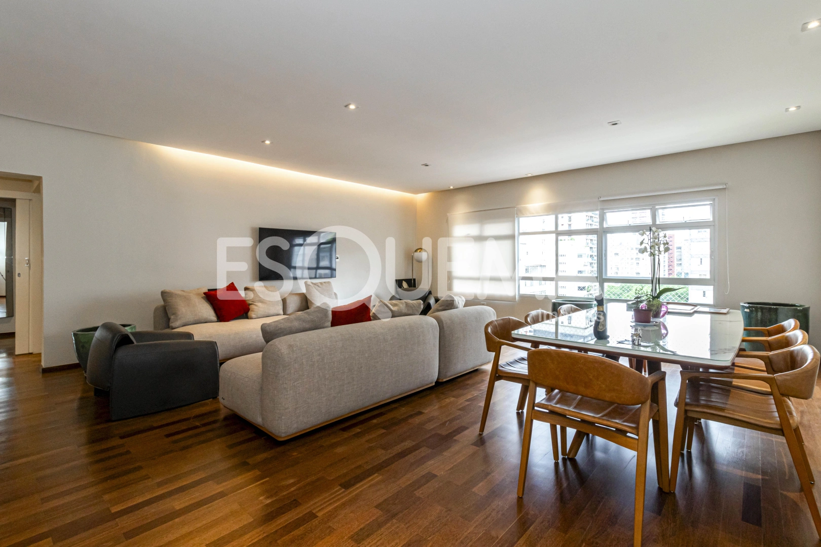 Apartamento reformado em andar alto no Jardim América - Imagem 3