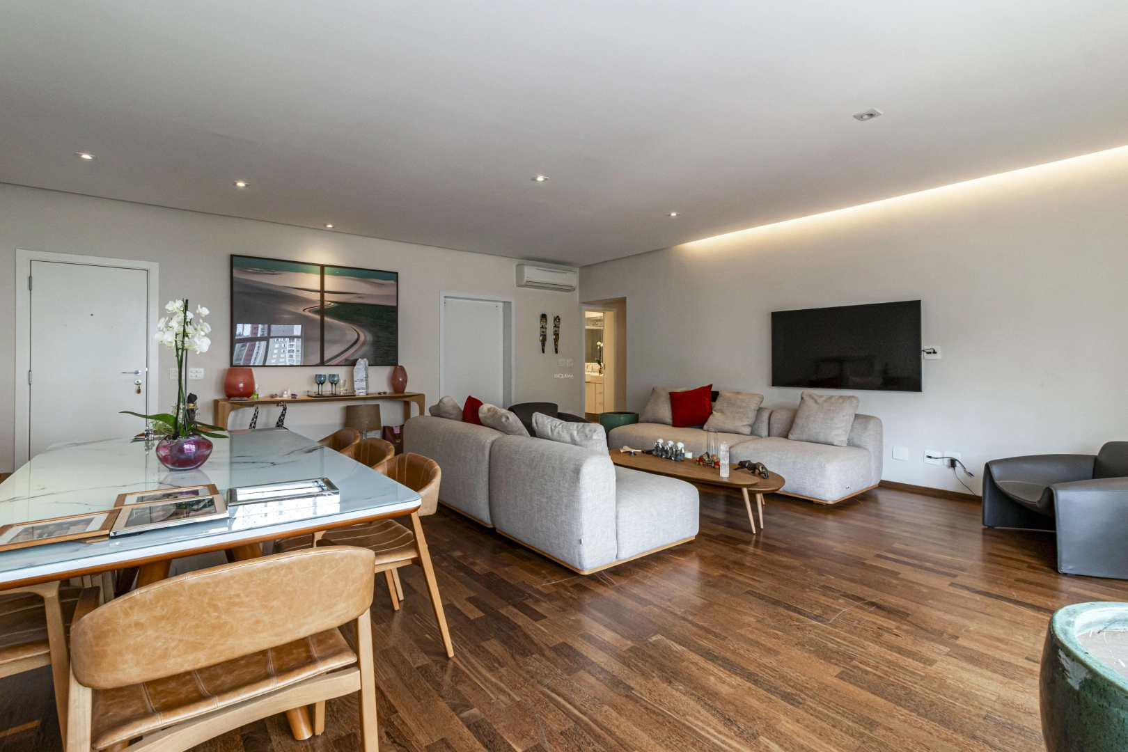 Apartamento reformado em andar alto no Jardim América - Imagem 5
