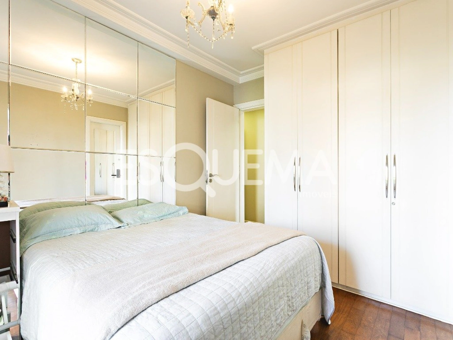 Apartamento com 4 suítes, varanda e lazer completo em rua tranquila do Itaim Bibi - Imagem 12