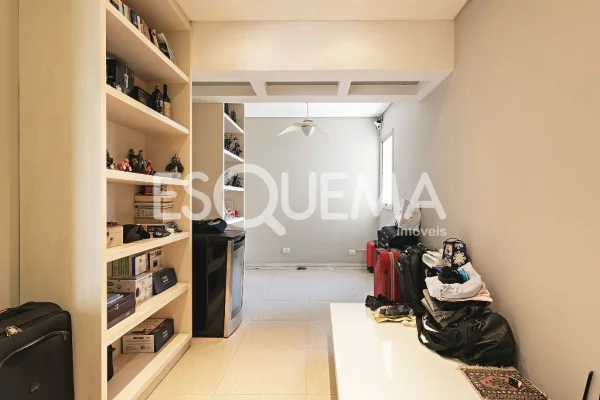 Apartamento com 4 suítes, varanda e lazer completo em rua tranquila do Itaim Bibi