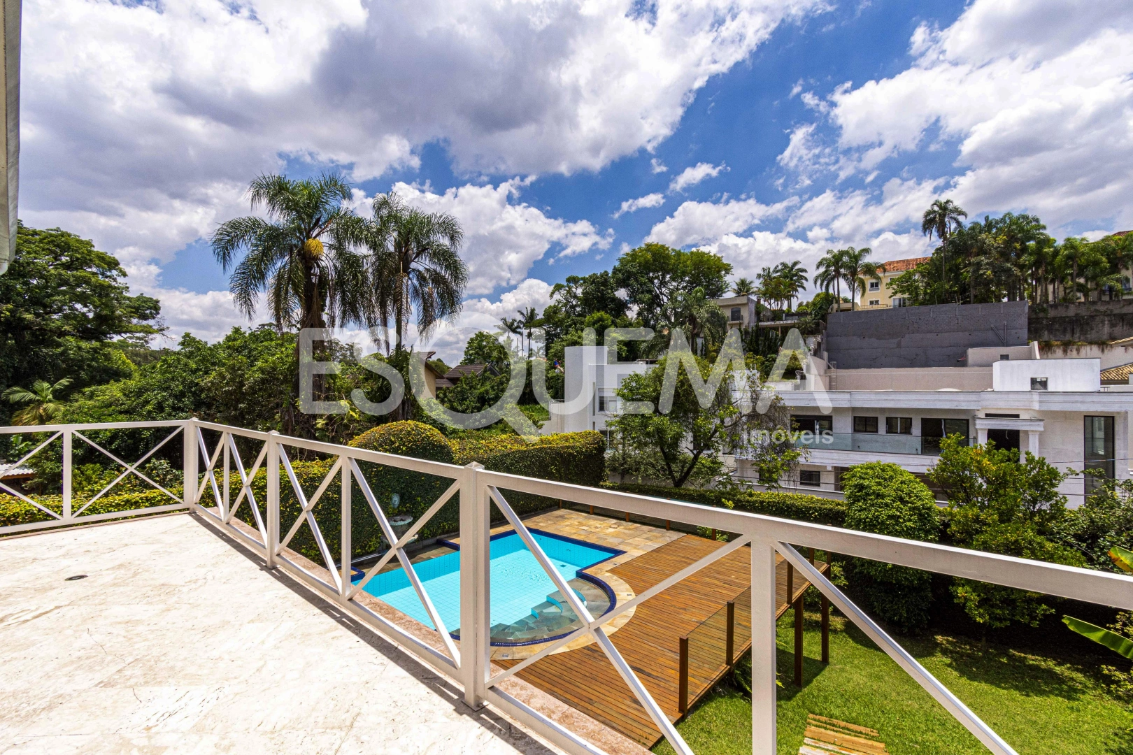 Casa com vista espetacular em ótima localização - Imagem 13