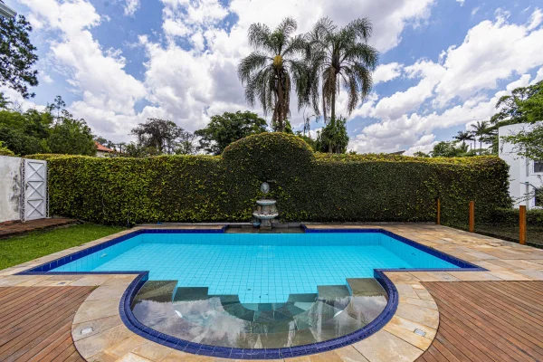 Casa com vista espetacular em ótima localização