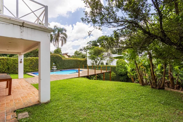Casa com vista espetacular em ótima localização