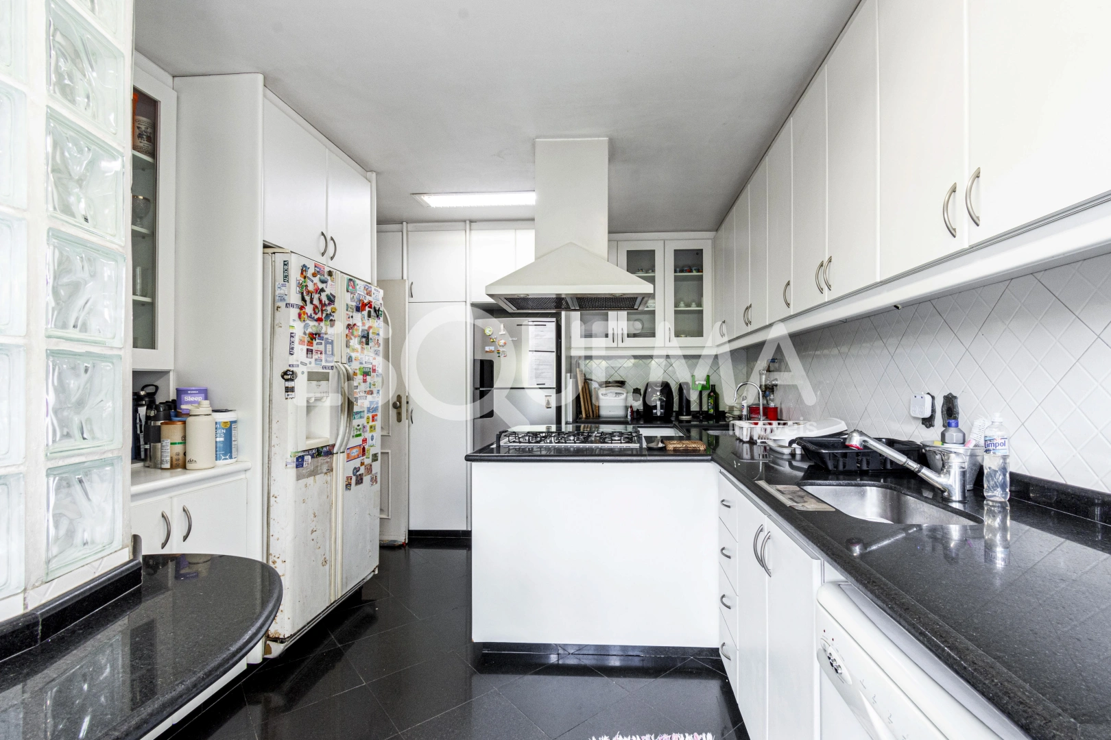 Casa com vista espetacular em ótima localização - Imagem 9